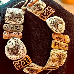 Decorative beads for creative stringing